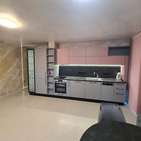 Lägenhet Fully Furnished Apartment- B8 *